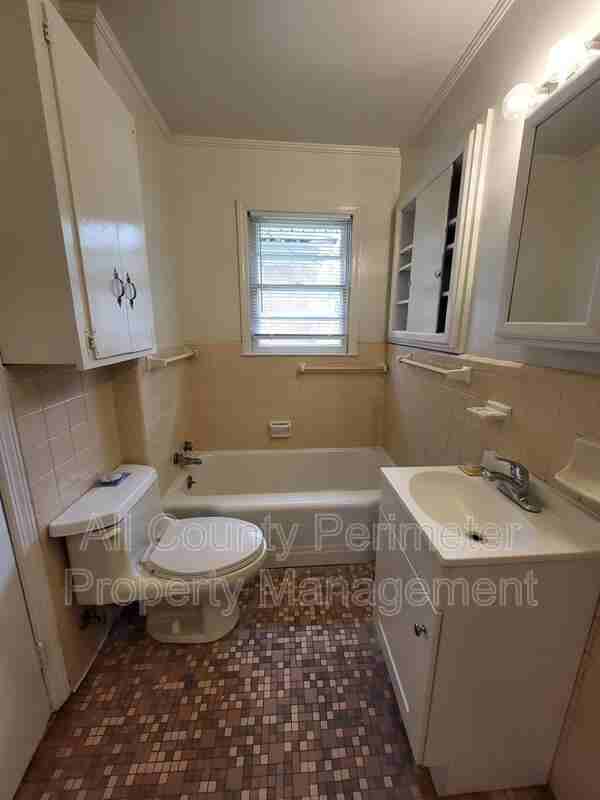 2639 Tredway Dr - Photo 6 of 13