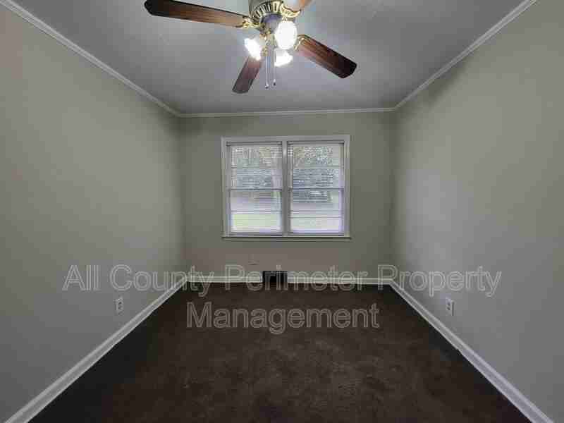 2639 Tredway Dr - Photo 7 of 13