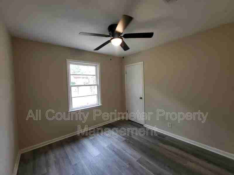 4226 Robinson Cir - Photo 7 of 14