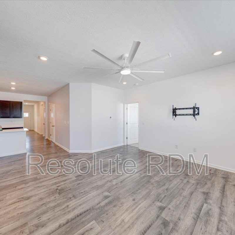 6322 Granby Dr - Photo 4 of 36