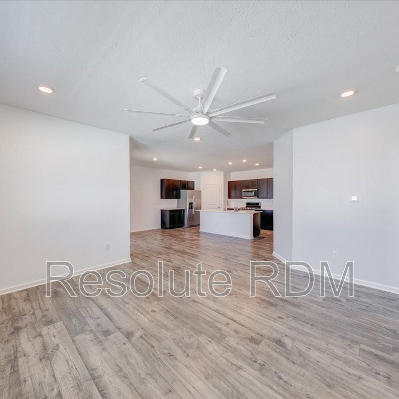 6322 Granby Dr - Photo 5 of 36