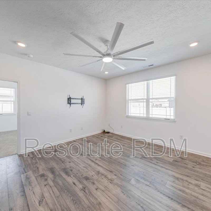 6322 Granby Dr - Photo 7 of 36