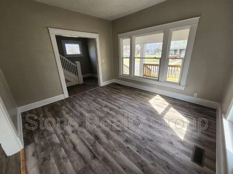 1609 College Ave - Photo 2 of 12