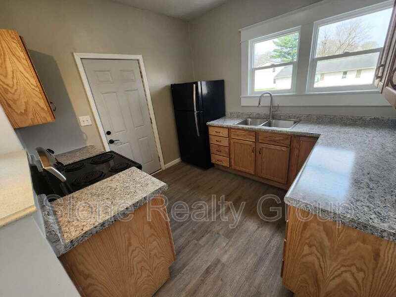 1609 College Ave - Photo 5 of 12