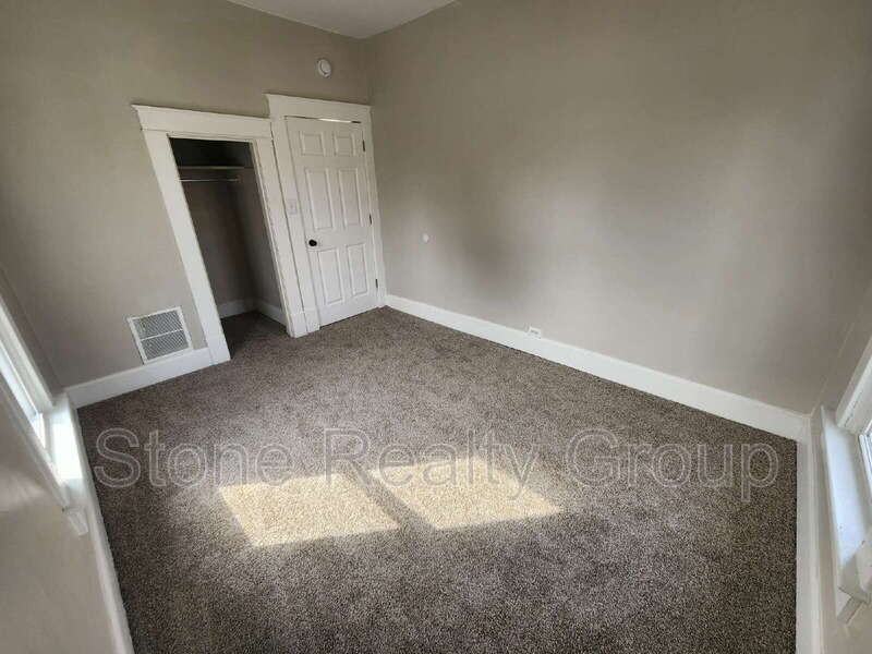 1609 College Ave - Photo 7 of 12