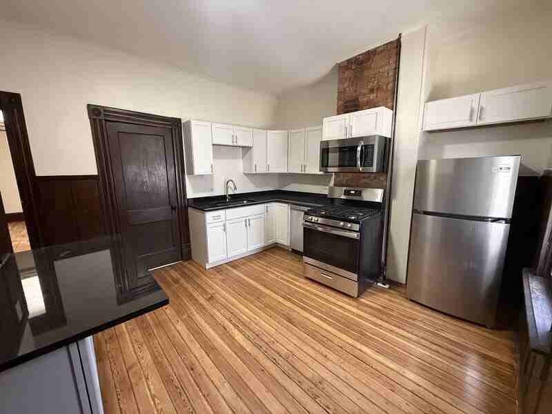 187 E Whittier St #189 - Photo 4 of 35