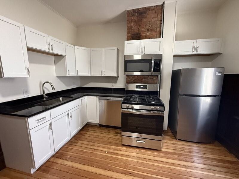 187 E Whittier St #189 - Photo 7 of 35