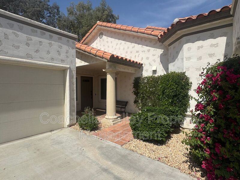 269 Vista Royale Cir W - Photo 4 of 50
