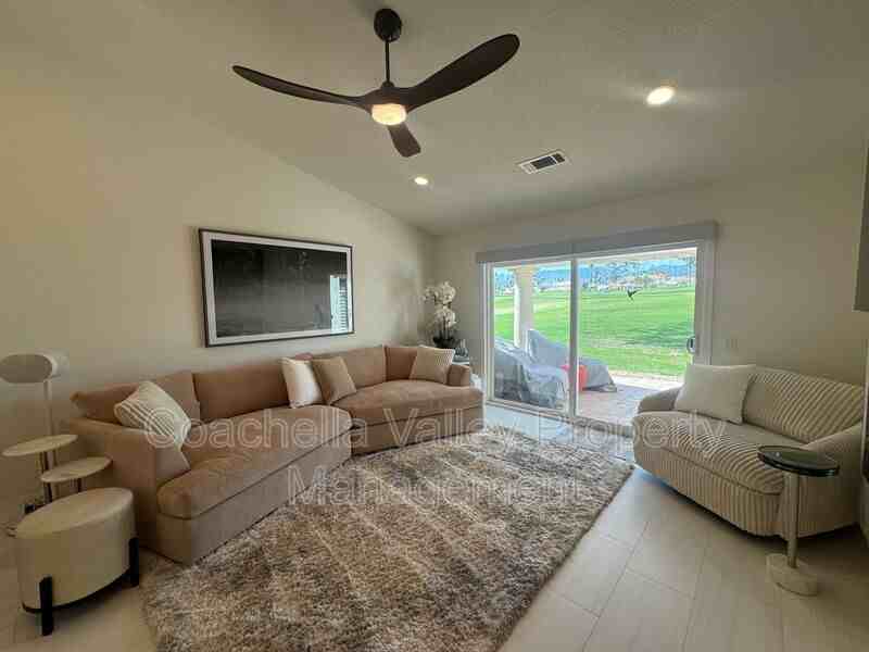 269 Vista Royale Cir W - Photo 7 of 50