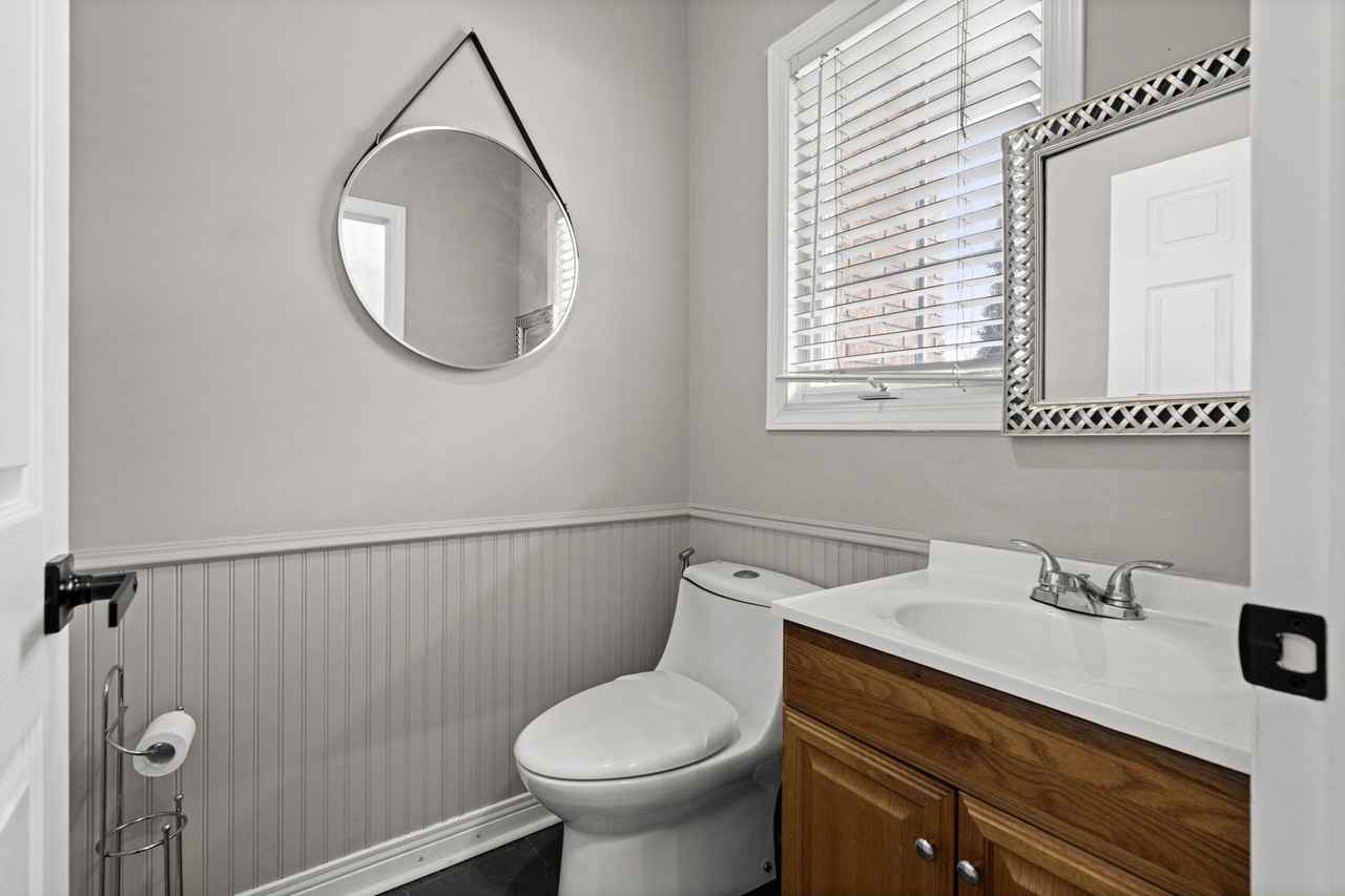 37 Laumann Court - Photo 3 of 33