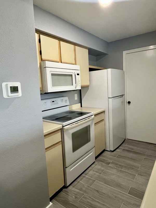 3034 Parkway Blvd #305 - Photo 7 of 15