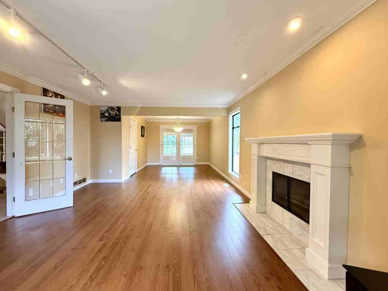 1805 148A Street - Photo 5 of 28