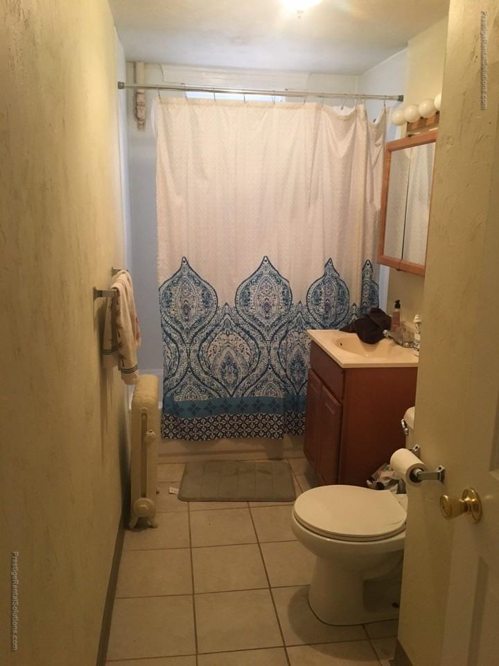 142 Davis Ave #2 - Photo 3 of 10