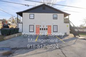 featured image of 506 W 4th St