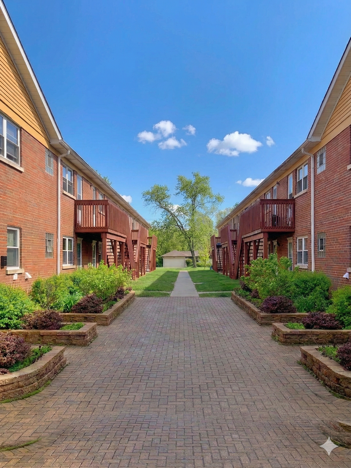 Palatine Park Apartments - Photo 2 of 5