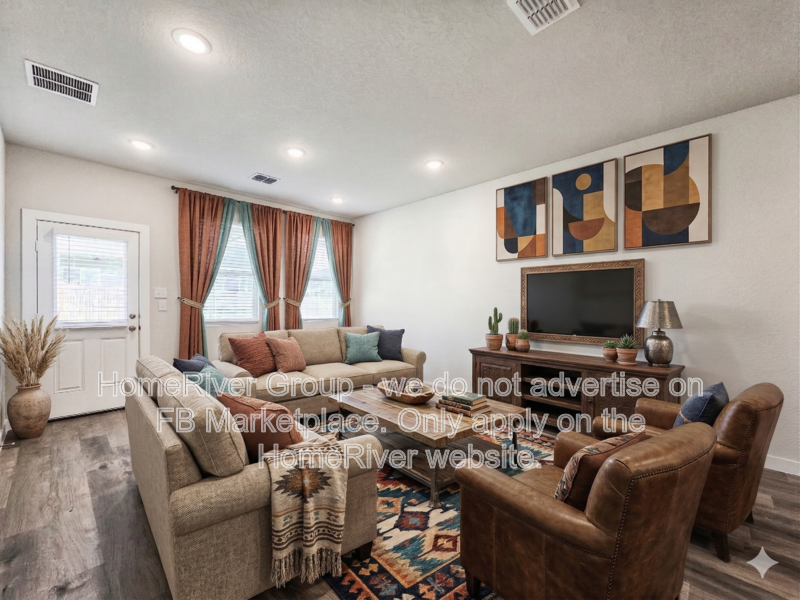 4247 Clarisse St - Photo 3 of 29