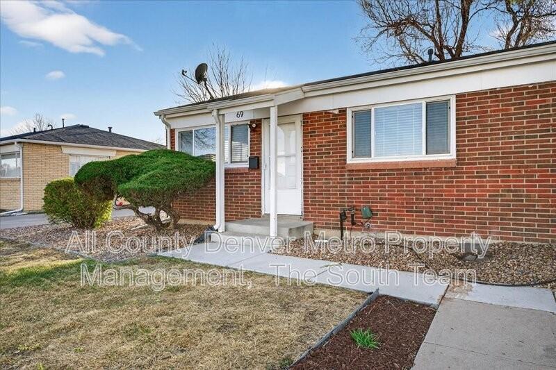 69 Del Mar Cir - Photo 3 of 21