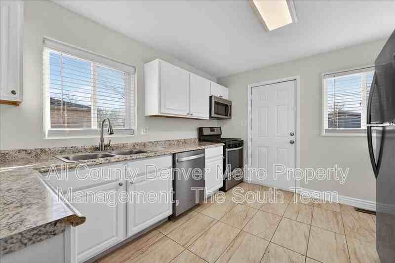69 Del Mar Cir - Photo 7 of 21