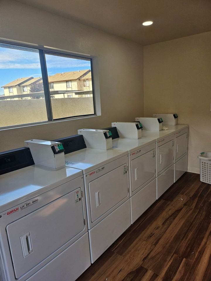 Canyon Creek Apartments - Photo 5 of 9