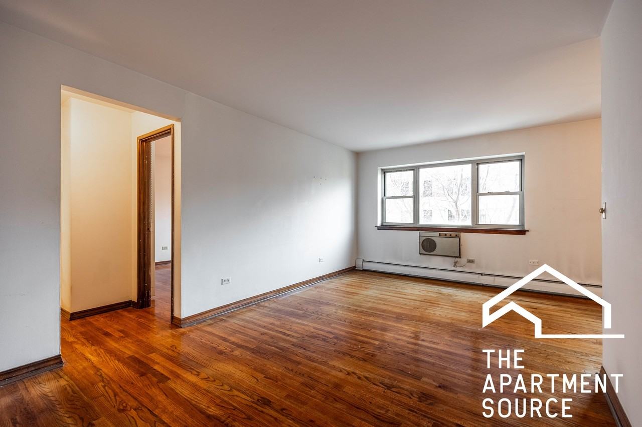 420 W Aldine Ave #402 - Photo 4 of 17