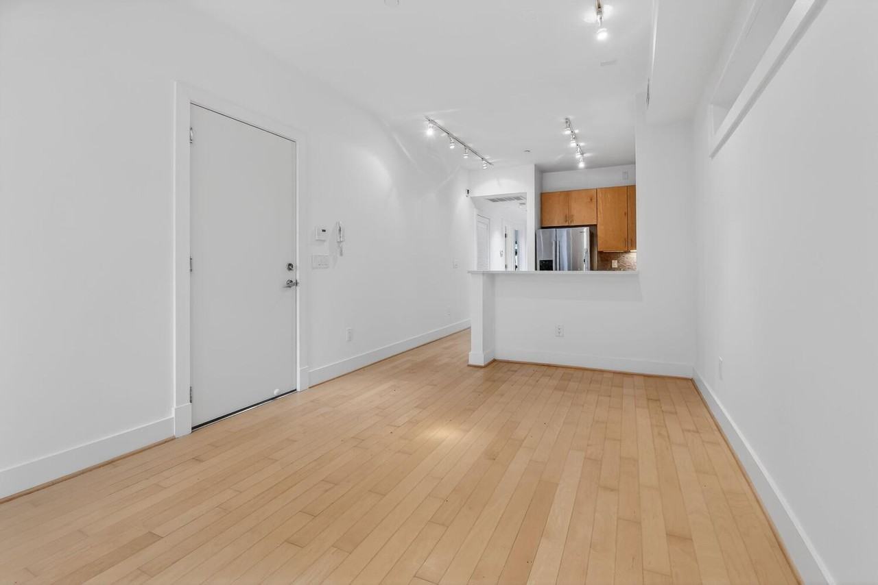 1503 11th St Nw #2 - Photo 3 of 20