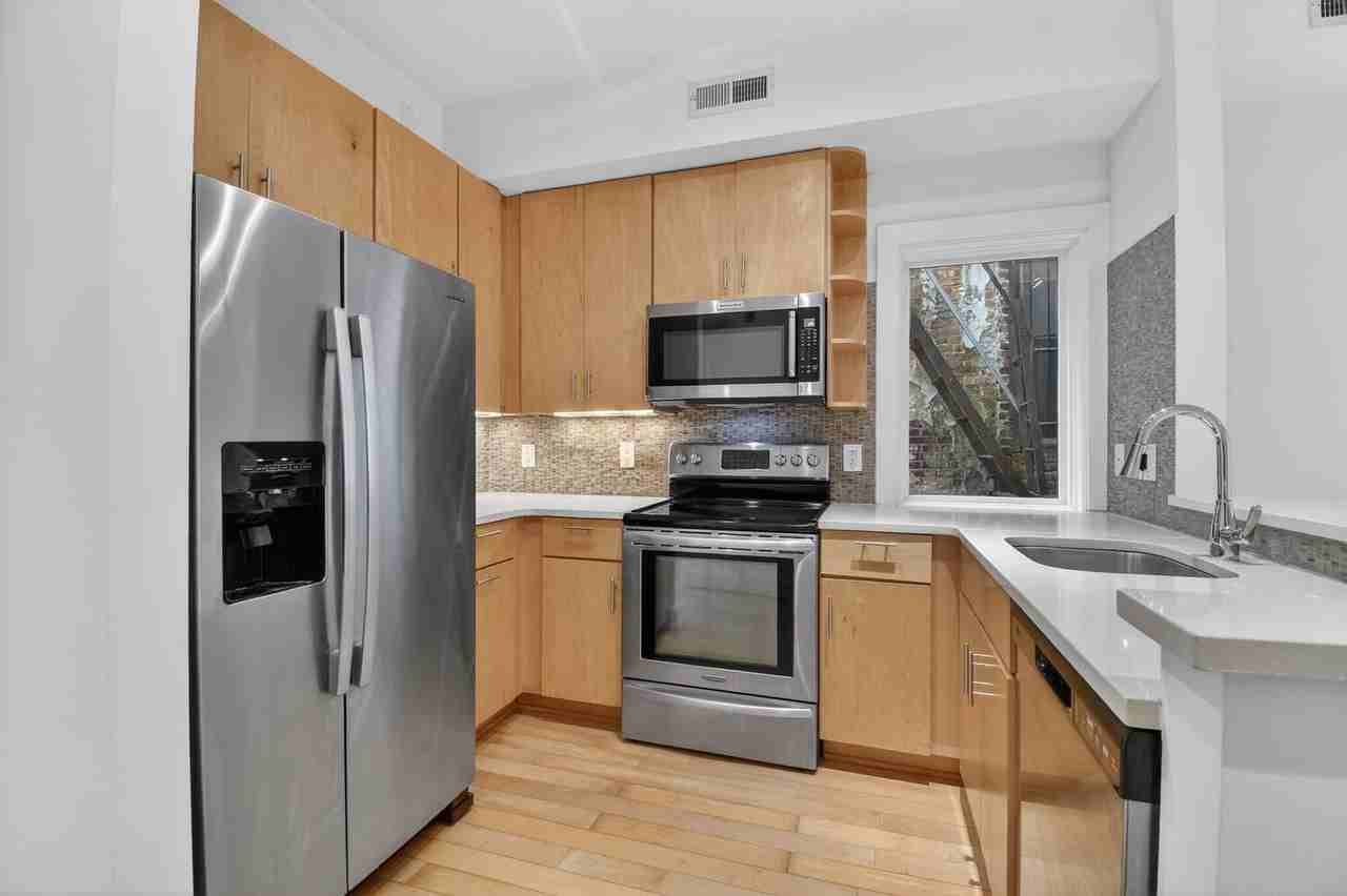 1503 11th St Nw #2 - Photo 2 of 20