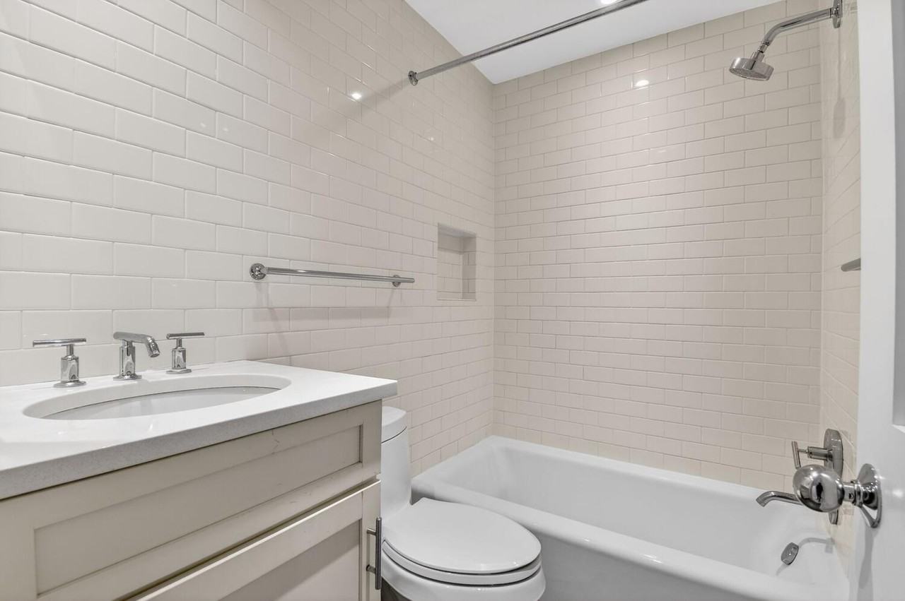 1503 11th St Nw #2 - Photo 7 of 20