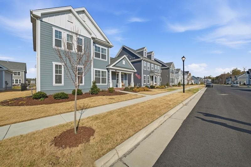 2238 Sanibel Ln - Photo 2 of 43