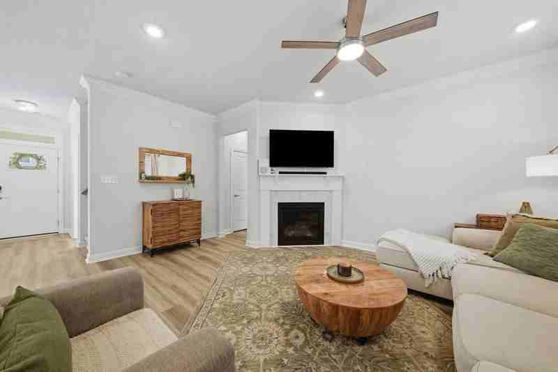 2238 Sanibel Ln - Photo 7 of 43