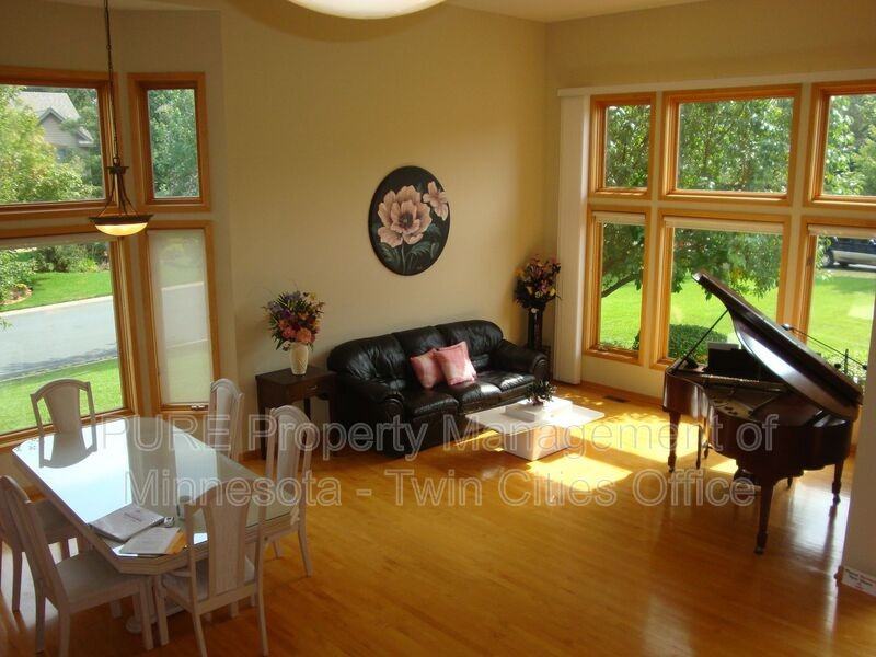 5750 Newberry Cir N - Photo 2 of 14