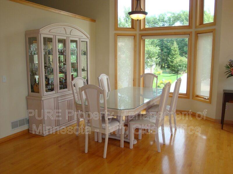 5750 Newberry Cir N - Photo 3 of 14