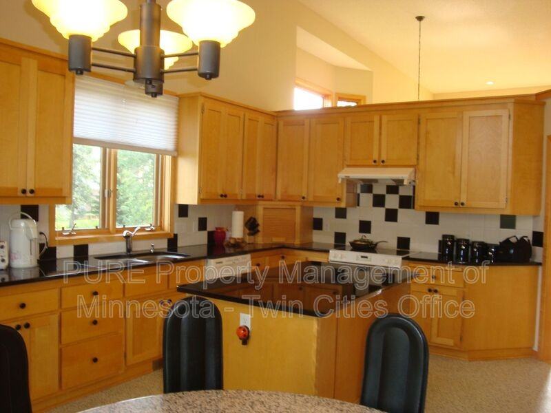 5750 Newberry Cir N - Photo 6 of 14