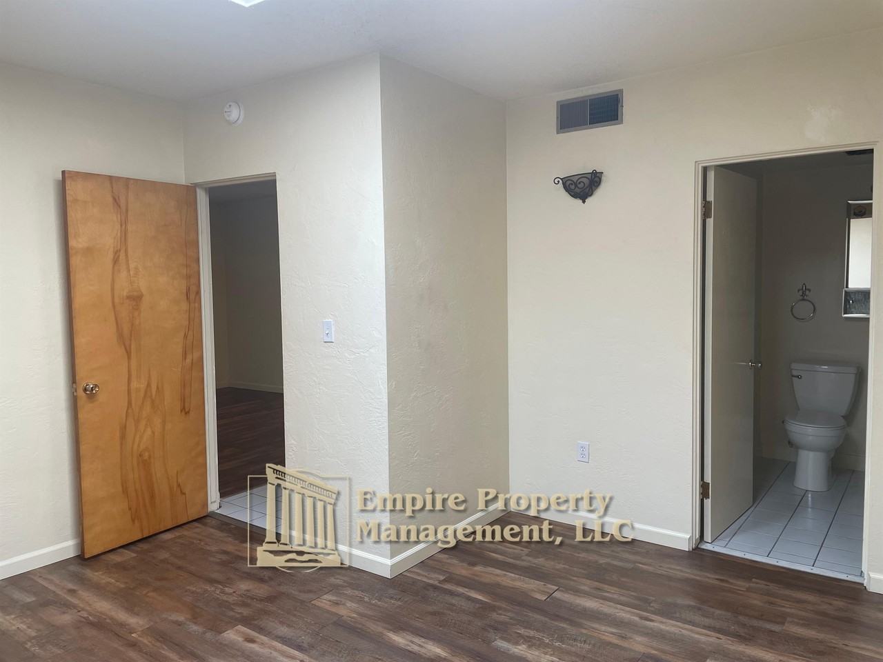 2833 Willamette Street - Photo 3 of 11