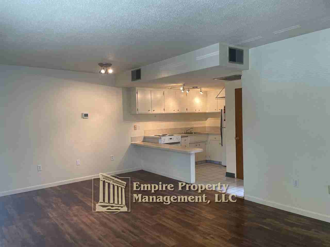 2833 Willamette Street - Photo 6 of 11