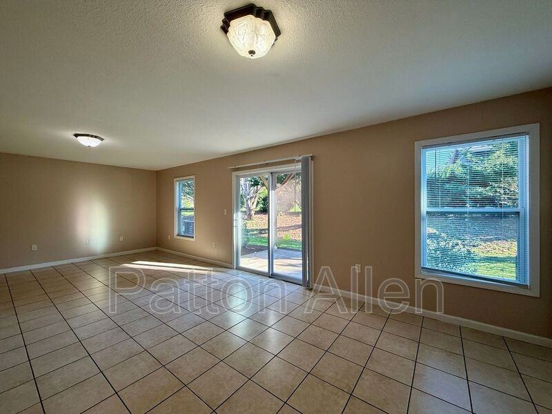 10 Zell Ln #B - Photo 2 of 20