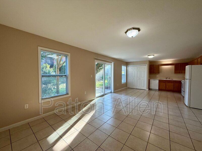 10 Zell Ln #B - Photo 3 of 20