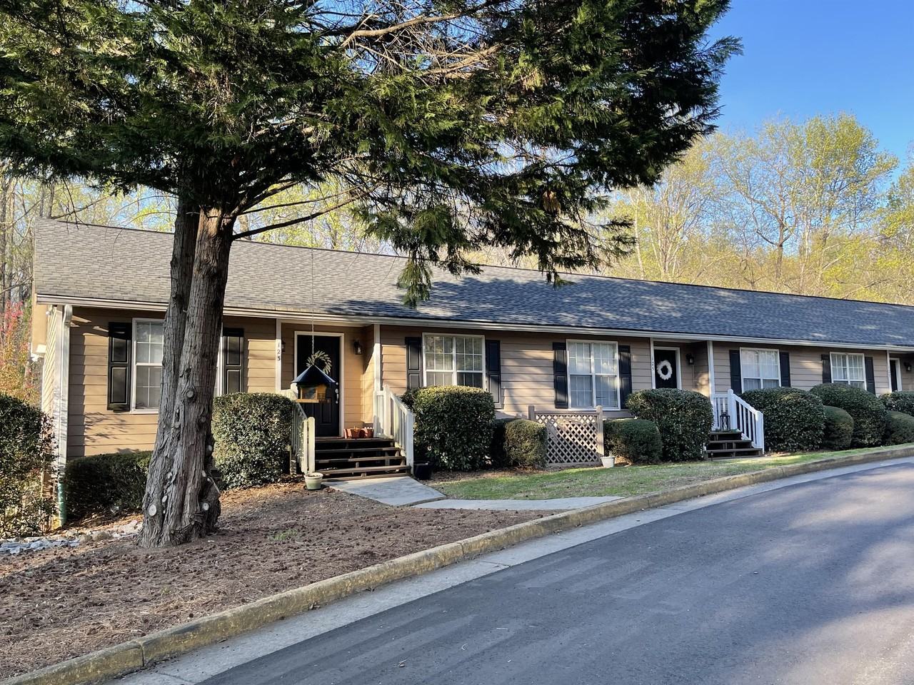 Oxford Park - Photo 4 of 18