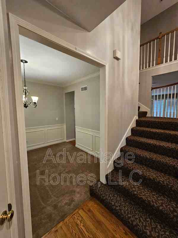 14117 Parkhill Ln - Photo 4 of 50