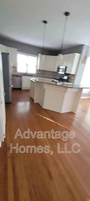 14117 Parkhill Ln - Photo 5 of 50