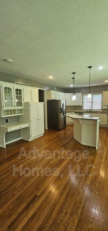 14117 Parkhill Ln - Photo 7 of 50