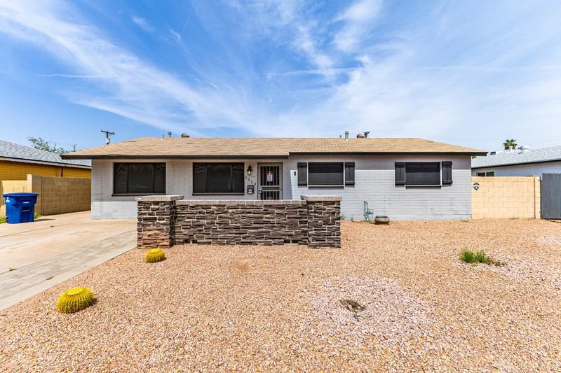 1310 W Romo Jones St - Photo 2 of 29