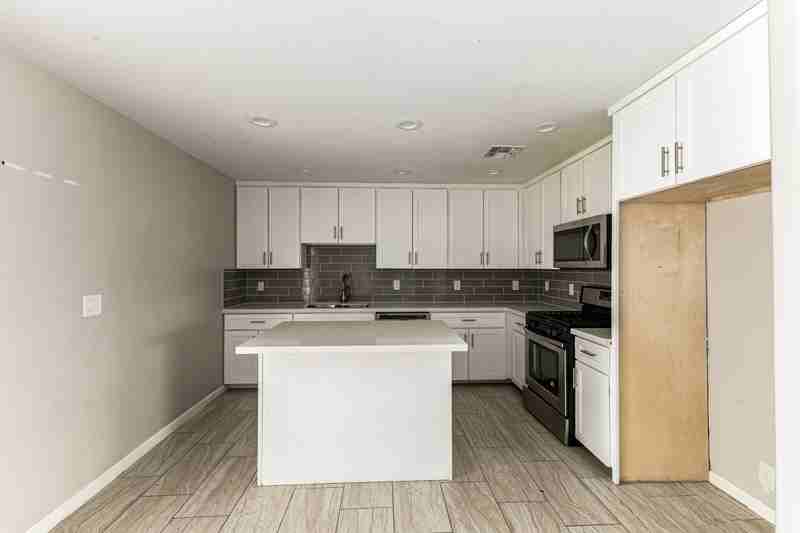 1310 W Romo Jones St - Photo 6 of 29