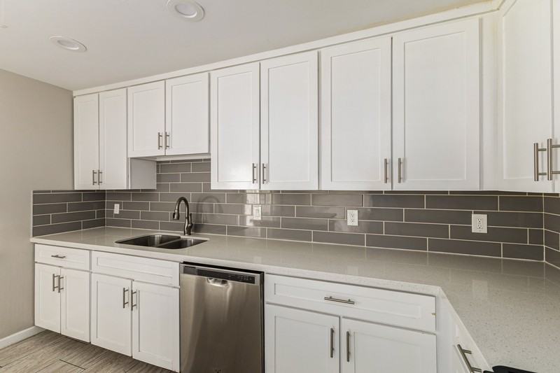 1310 W Romo Jones St - Photo 7 of 29