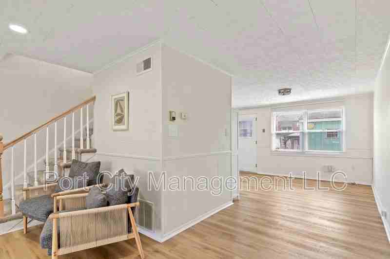 2025 Kelmore Rd - Photo 5 of 28