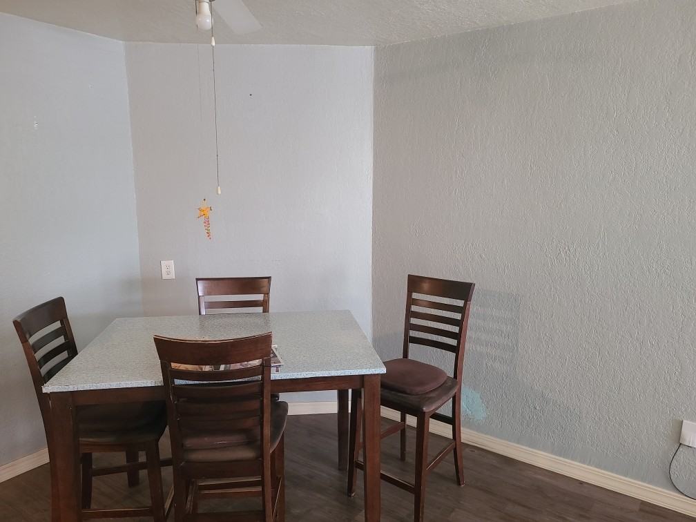 701 W Yandell Drive Unit 4 - Photo 5 of 13