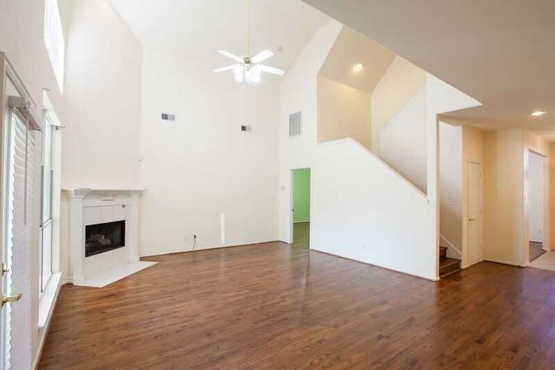 2036 Camelot Dr - Photo 3 of 47