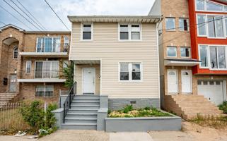 featured image of 467 Hawthorne Ave