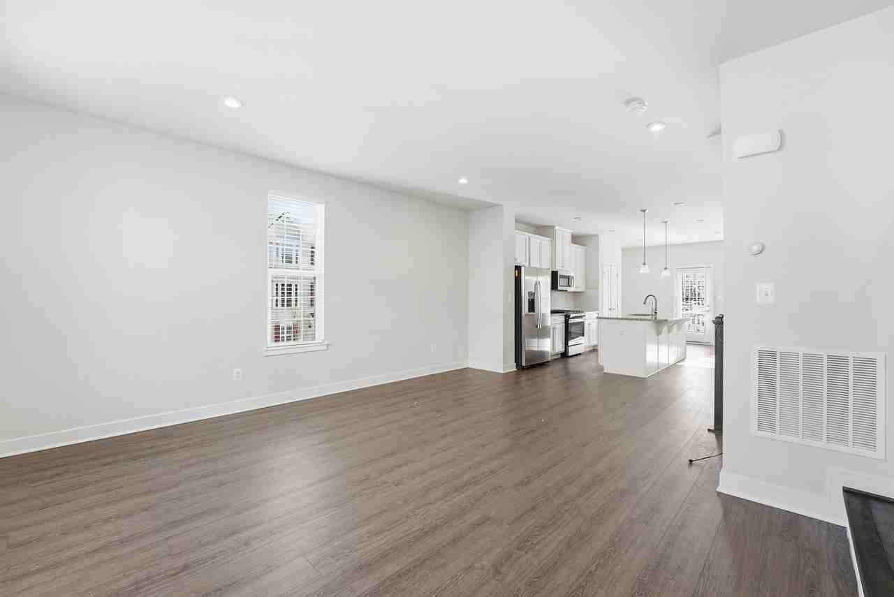 42538 Tiber Falls Sq - Photo 6 of 49