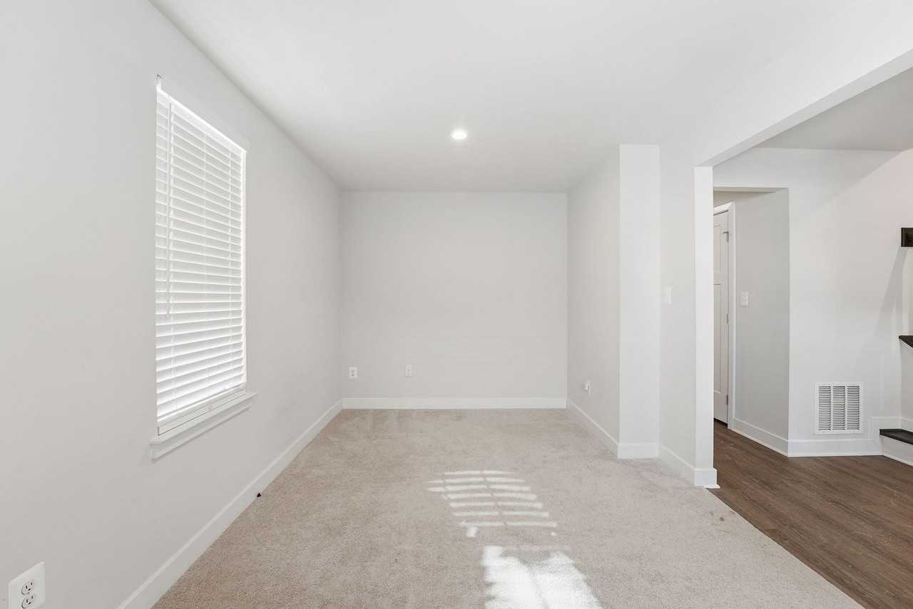 42538 Tiber Falls Sq - Photo 7 of 49