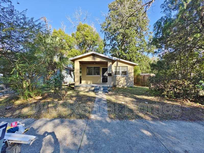 1593 W 21st St - Photo 2 of 13